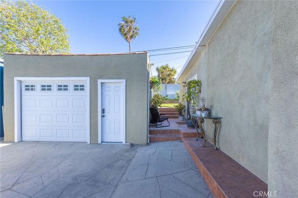 Detached Garage, Exterior