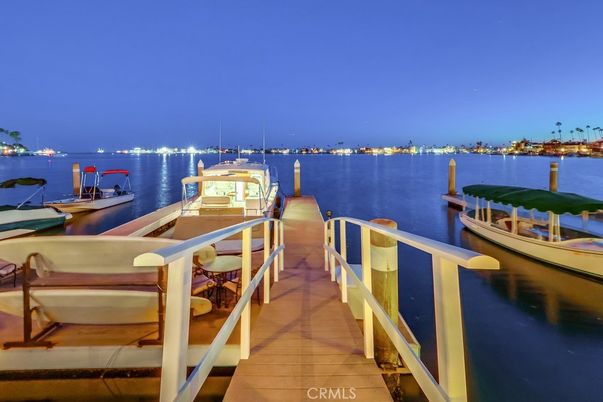 Exterior, Lake