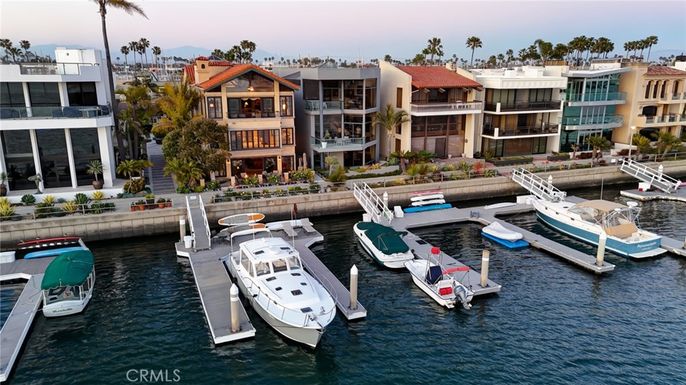 Exterior, Lake