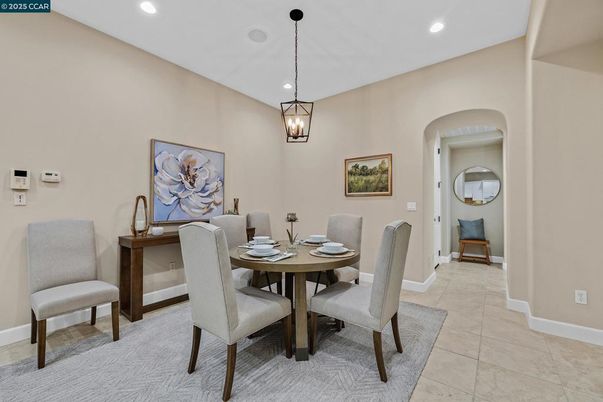 Dining room, Interior, Pendant Lights, Recessed Lighting
