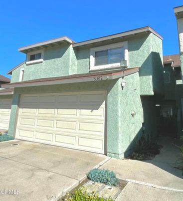 Attached, Exterior, Facade, Mediterranean