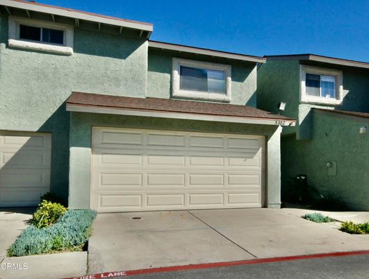 Attached, Exterior, Facade, Mediterranean