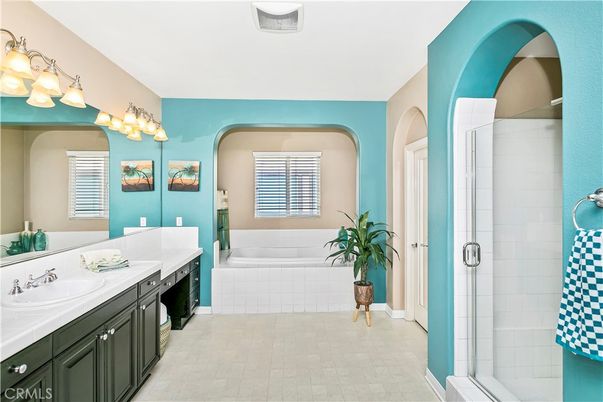 Bathroom, Dual Sink Vanities, Interior