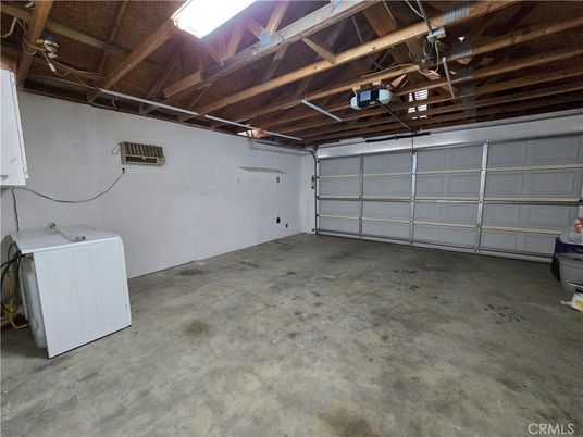 Garage, Interior, Washer, Wooden Beams