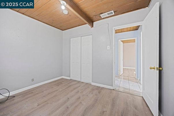 Empty room, Interior, Wooden Beams, Wooden Ceilings, Wood Texture Flooring