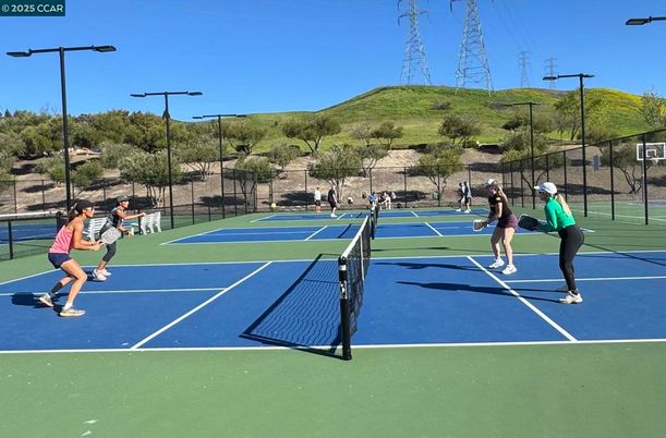 Exterior, Tennis Courts