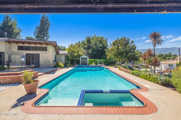 Exterior, Pool