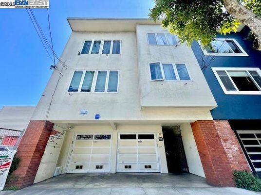 Attached, Exterior, Facade, Brick Facade, Rowhouse