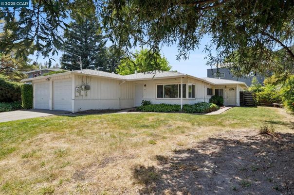 Backyard, Detached Garage, Exterior