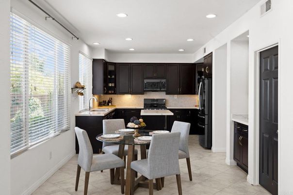 Dining room, Interior, Kitchen, Recessed Lighting