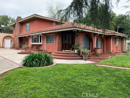 Backyard, Exterior, Facade, Brick Facade, Mediterranean