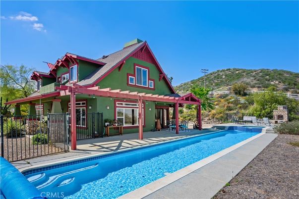 Exterior, Pool