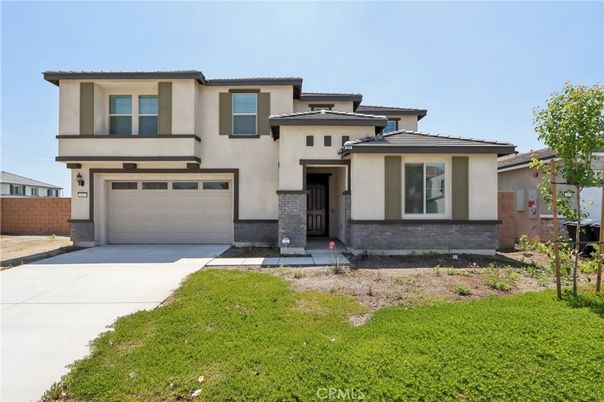 Attached, Exterior, Facade, Modern
