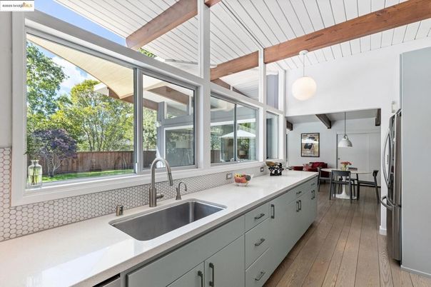 Dining room, Interior, Kitchen, Pendant Lights, Wooden Beams, Wood Texture Flooring