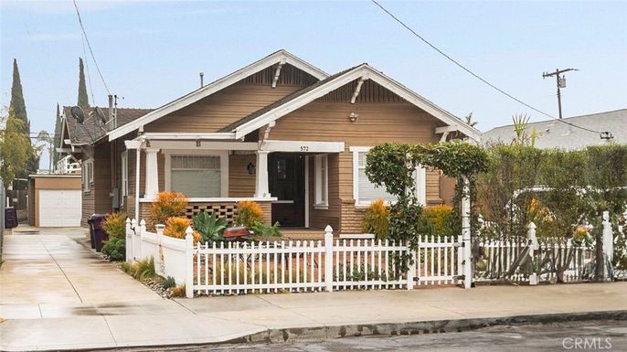Exterior, Facade, American Craftsman