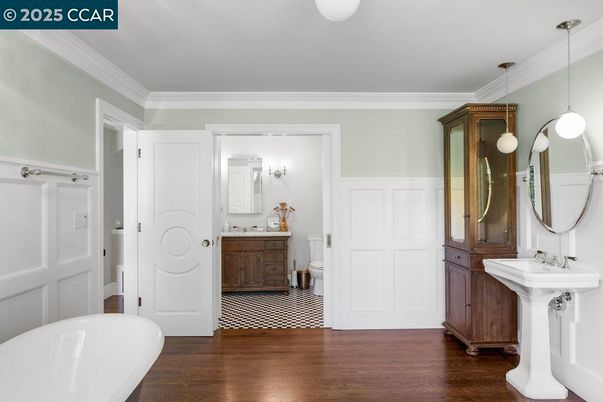 Bathroom, Dual Sink Vanities, Free Standing Baths, Interior, Pendant Lights, Wood Texture Flooring