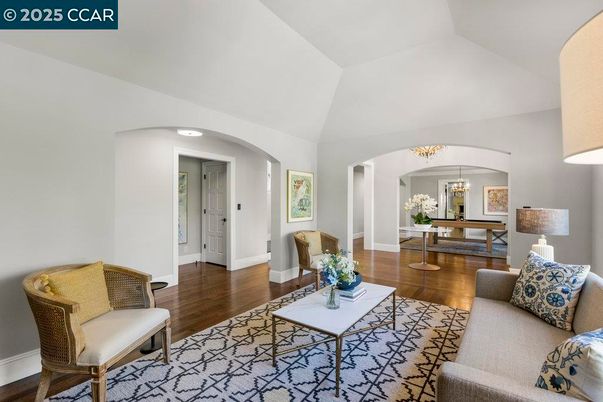 Chandelier, Dining room, Interior, Living room, Recessed Lighting, Wood Texture Flooring