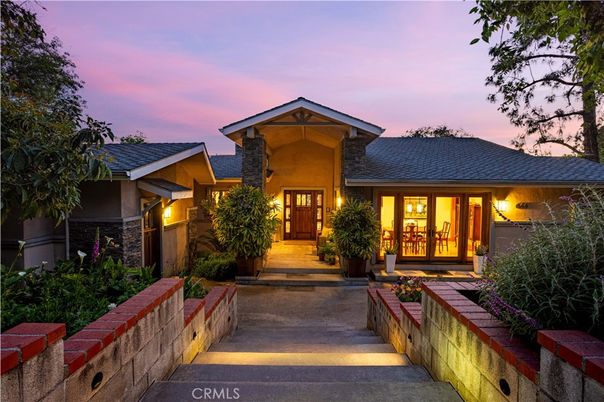 Exterior, Facade, Ranch