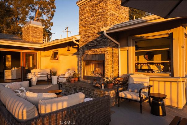 Exterior, Fireplace