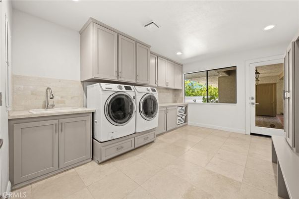 Interior, Recessed Lighting, Washer