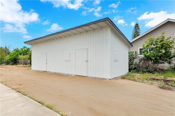 Detached Garage, Exterior