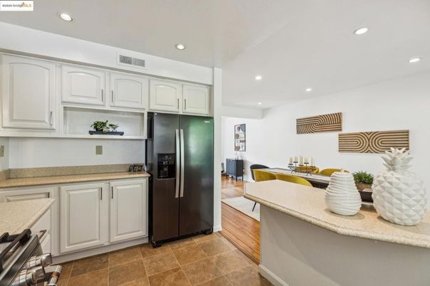 Dining room, Interior, Kitchen, Recessed Lighting, Wood Texture Flooring