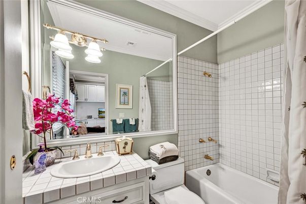 Bathroom, Interior, Tile Countertops