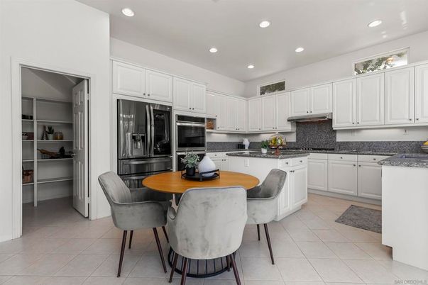 Dining room, Interior, Kitchen, Recessed Lighting, Stainless Steel Appliances