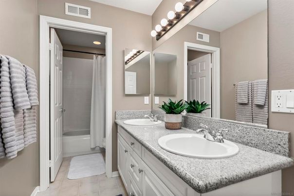 Bathroom, Dual Sink Vanities, Interior, Recessed Lighting