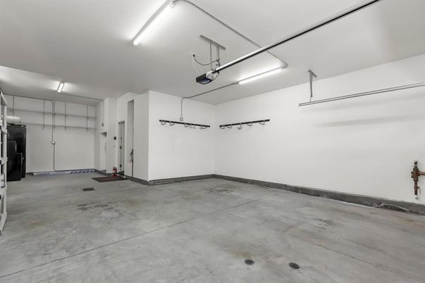 Garage, Interior