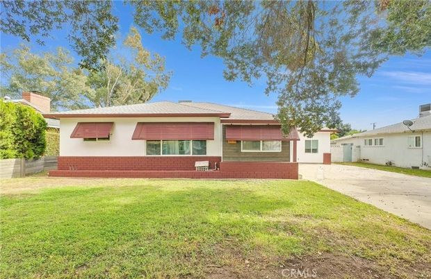 Backyard, Exterior, Facade, Ranch