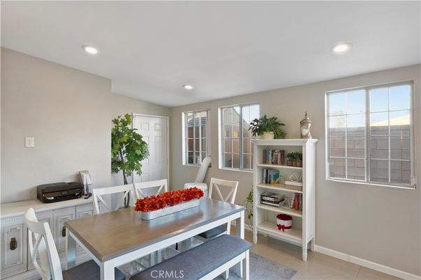 Dining room, Interior, Recessed Lighting
