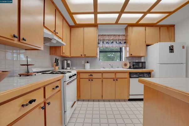 Interior, Kitchen, Tile Countertops