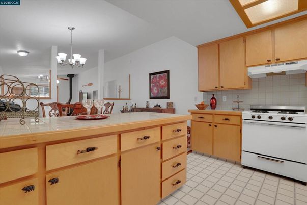 Chandelier, Dining room, Interior, Kitchen, Tile Countertops