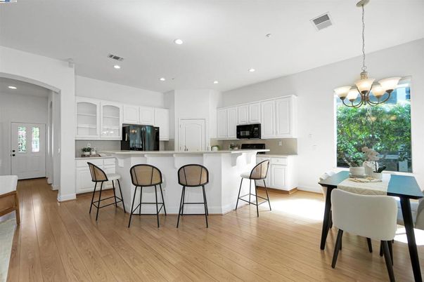 Chandelier, Dining room, Interior, Kitchen, Pendant Lights, Recessed Lighting, Wood Texture Flooring