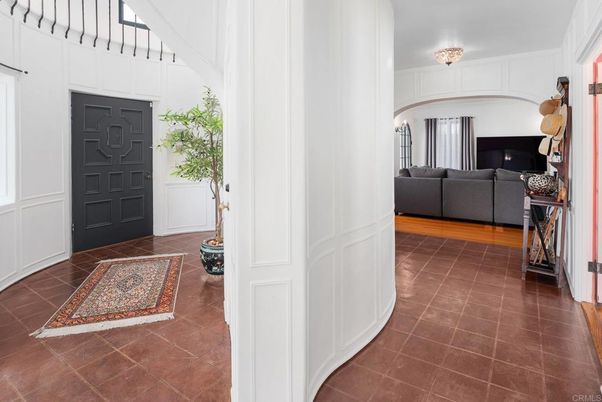 Dining room, Interior, Kitchen, Recessed Lighting, Wood Texture Flooring