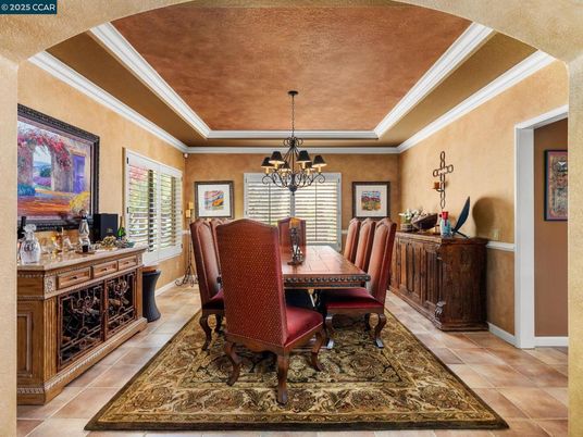 Chandelier, Dining room, Interior