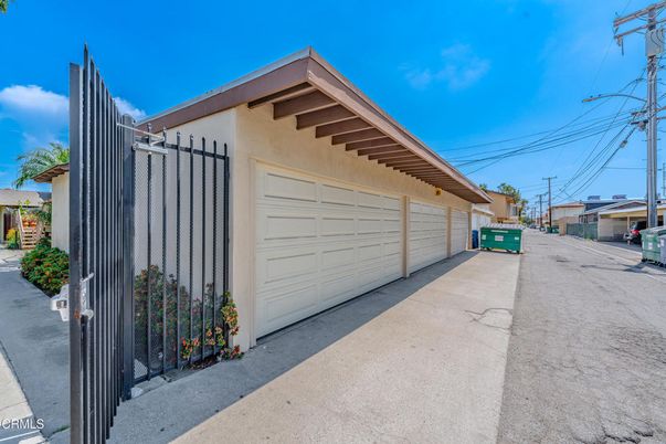 Detached Garage, Exterior