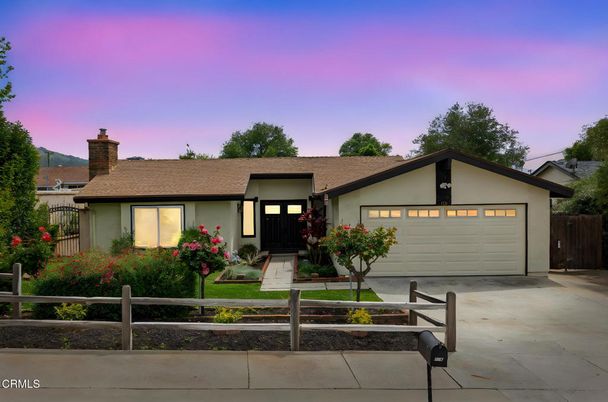 Attached, Exterior, Facade, Ranch