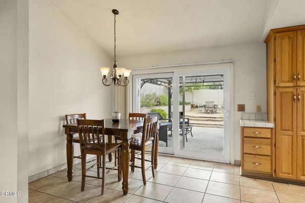 Chandelier, Dining room, Interior, Pendant Lights