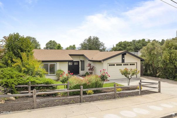 Attached, Exterior, Facade, Ranch