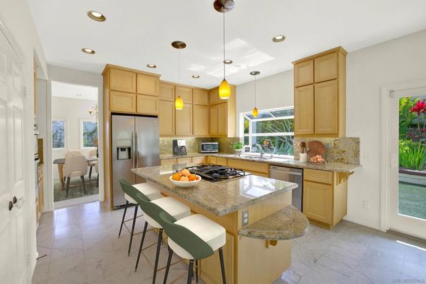 Dining room, Interior, Kitchen, Marble, Pendant Lights, Recessed Lighting, Stainless Steel Appliances