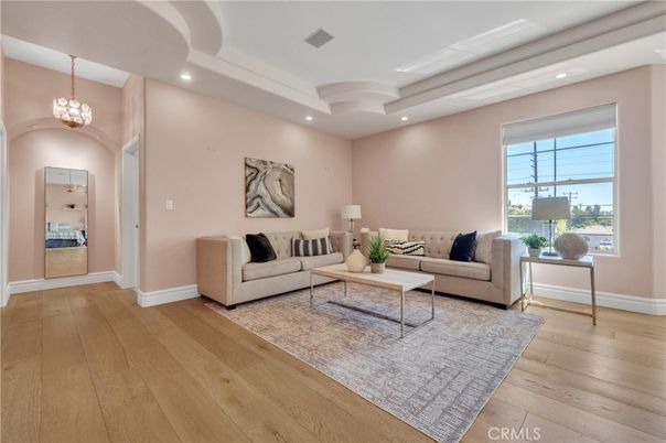 Chandelier, Interior, Living room, Pendant Lights, Recessed Lighting, Wood Texture Flooring