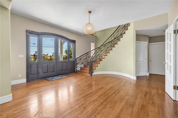 Chandelier, Interior, Wood Texture Flooring