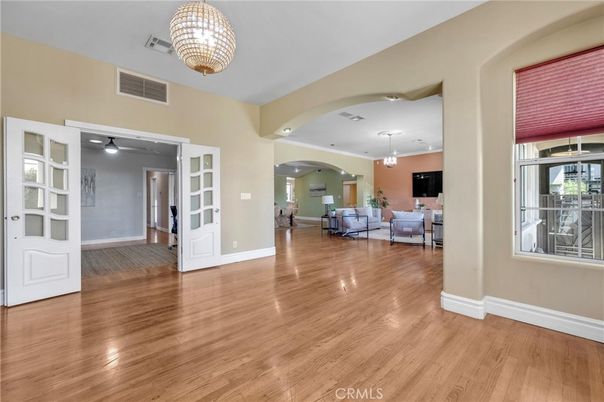 Chandelier, Interior, Living room, Pendant Lights, Recessed Lighting, Wood Texture Flooring
