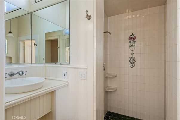 Bathroom, Interior, Tile Countertops