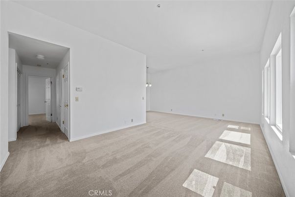 Empty room, Interior, Pendant Lights