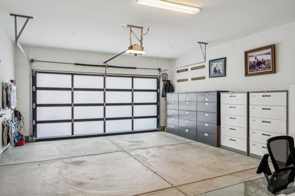 Garage, Interior
