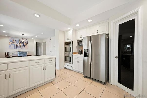 Dining room, Interior, Kitchen, Recessed Lighting, Stainless Steel Appliances