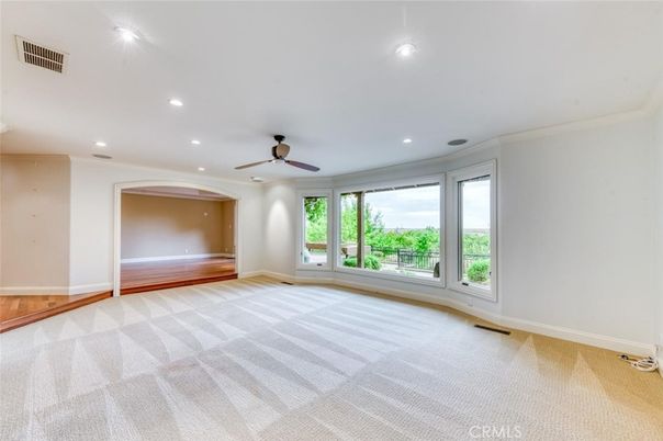 Empty room, Interior, Recessed Lighting